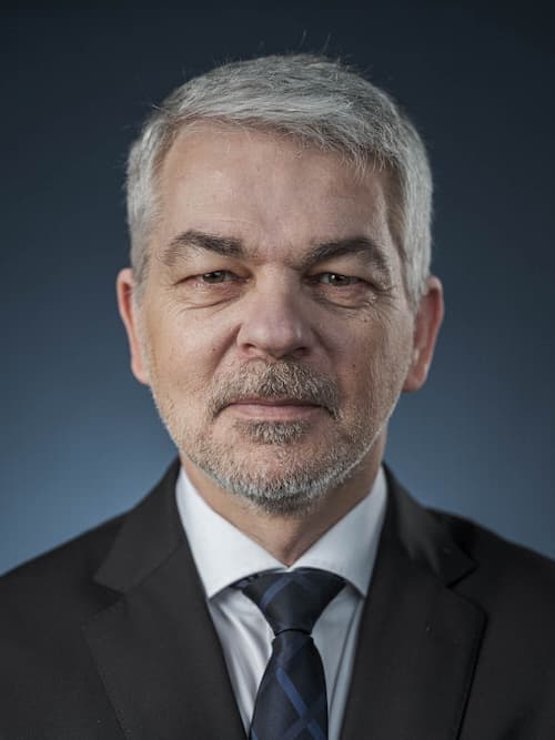 Il Prof. Dr. Carlo Masala è consulente scientifico presso AKE | SKABE.
